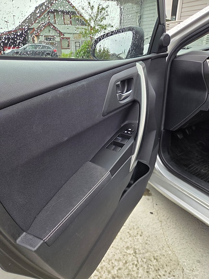 Toyota Auris 17 of 29