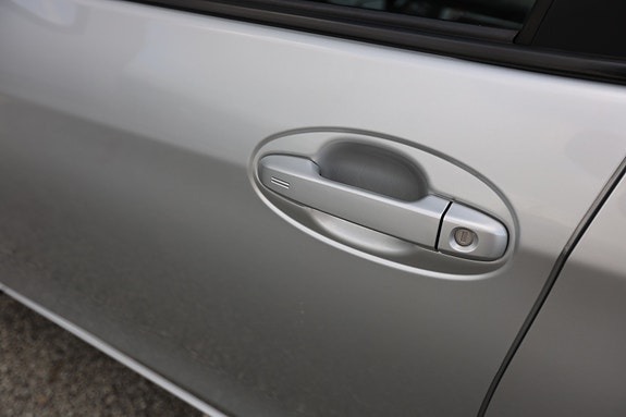 Toyota Yaris 6 of 30