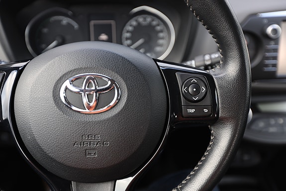 Toyota Yaris 20 of 30
