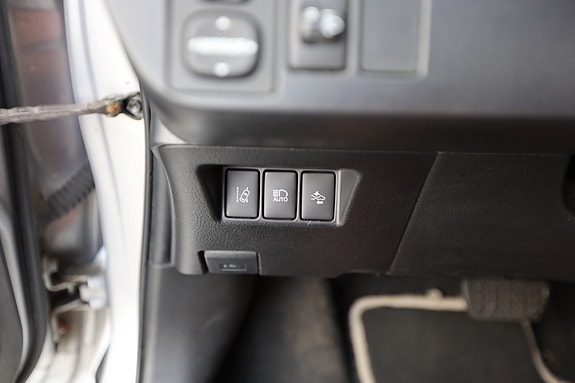 Toyota Yaris 9 of 30