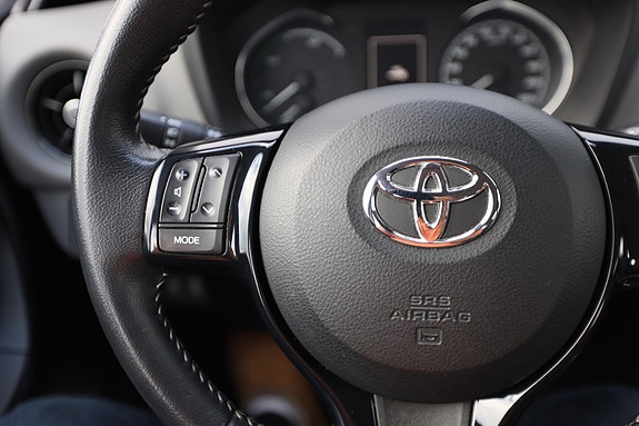 Toyota Yaris 18 of 30