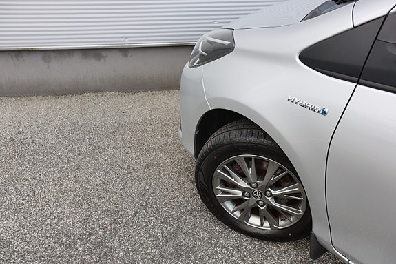 Toyota Yaris 5 of 30