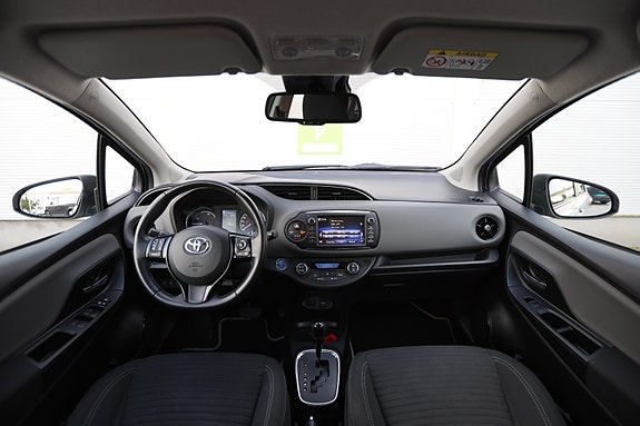 Toyota Yaris 16 of 30