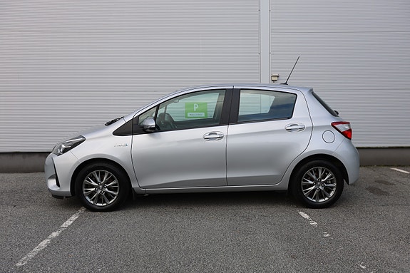 Toyota Yaris 3 of 30