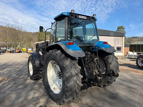 New Holland 8160 7 of 30