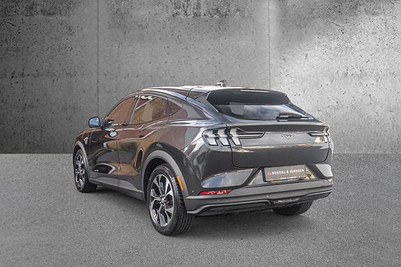 Ford Mustang Mach-E 8 of 28