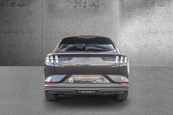 Ford Mustang Mach-E 7 of 28
