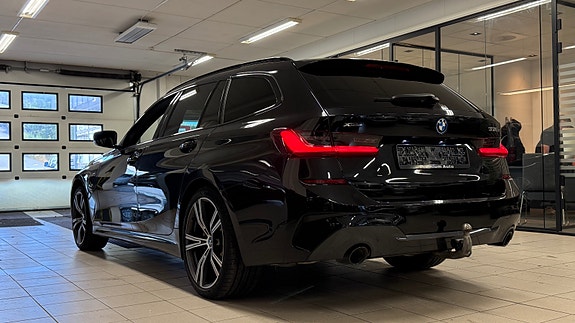 BMW 330e 4 of 29