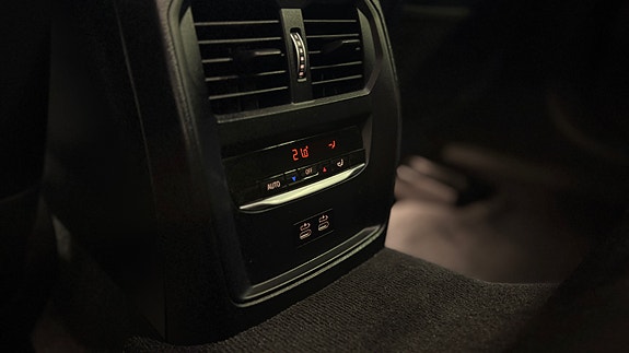 BMW 330e 19 of 29