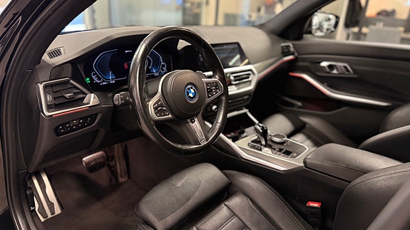 BMW 330e 21 of 29