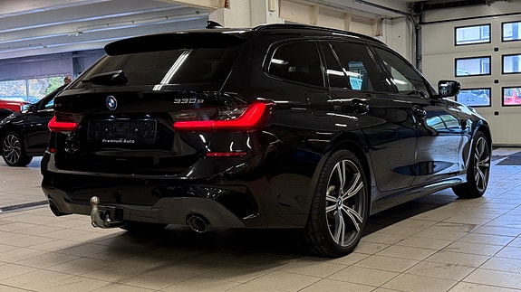 BMW 330e 8 of 29