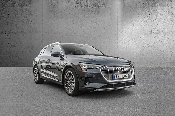 Audi e-tron 4 of 28