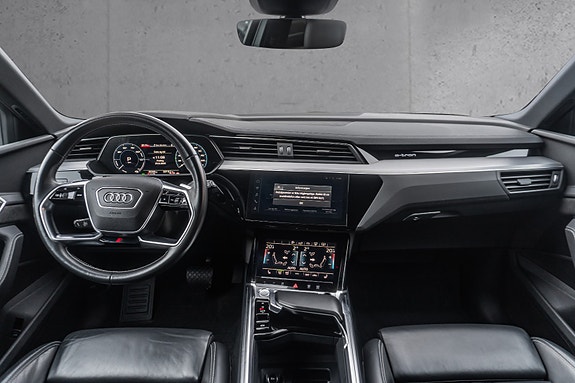 Audi e-tron 12 of 28