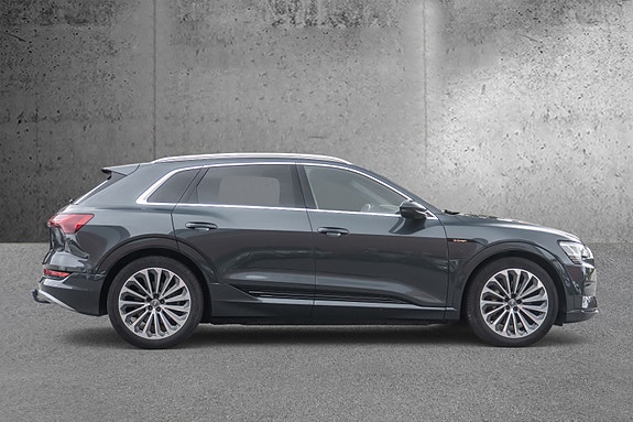 Audi e-tron 5 of 28
