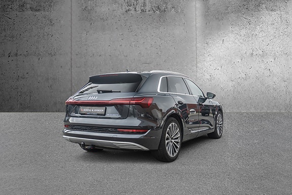Audi e-tron 6 of 28