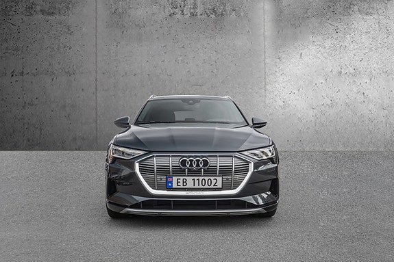 Audi e-tron 2 of 28
