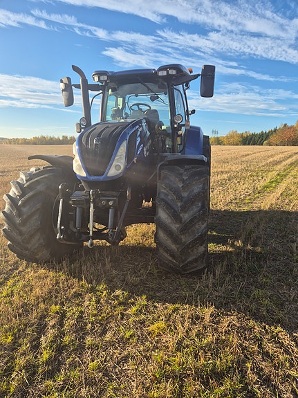 New Holland T6.175 AC BP 2 of 17