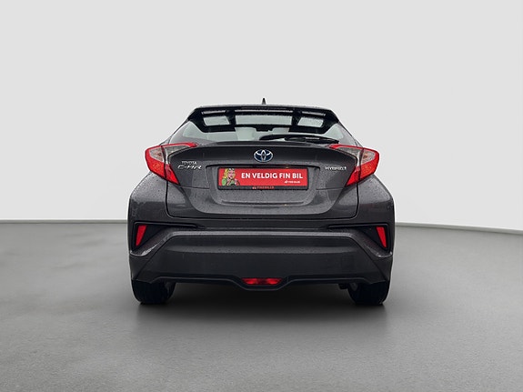 Toyota C-HR 4 of 24