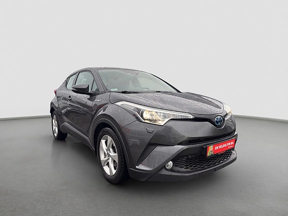 Toyota C-HR 8 of 24