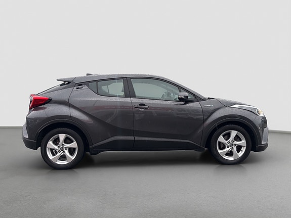 Toyota C-HR 7 of 24