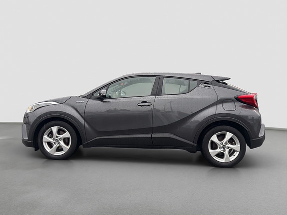 Toyota C-HR 2 of 24