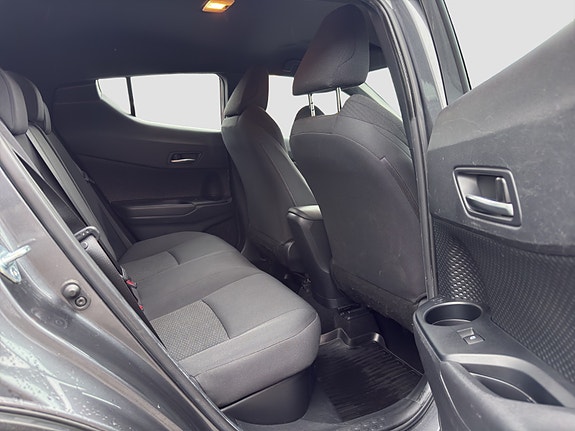 Toyota C-HR 22 of 24