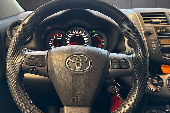 Toyota RAV4 12 of 23