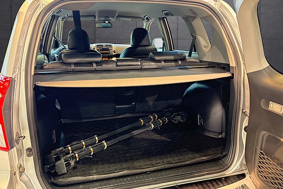 Toyota RAV4 21 of 23