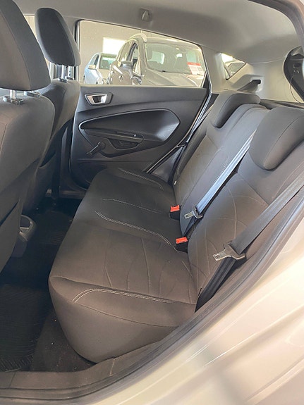 Ford Fiesta 10 of 18