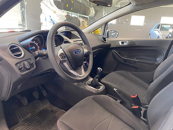 Ford Fiesta 9 of 18