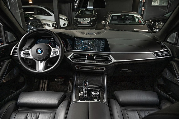 BMW X7 27 of 30