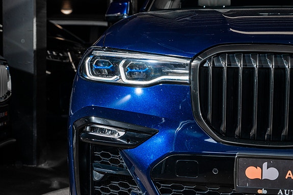 BMW X7 4 of 30