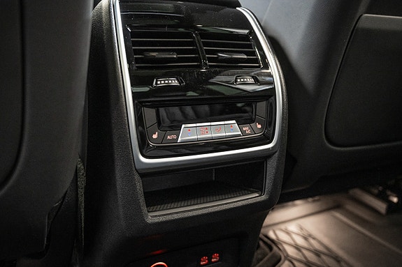 BMW X7 25 of 30