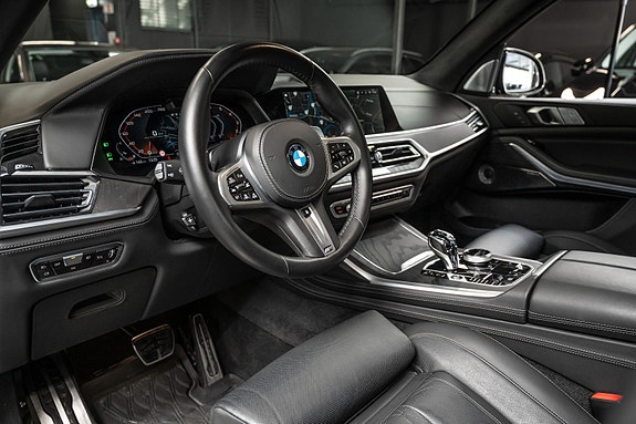 BMW X7 15 of 30