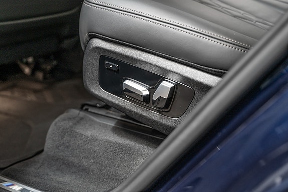 BMW X7 24 of 30