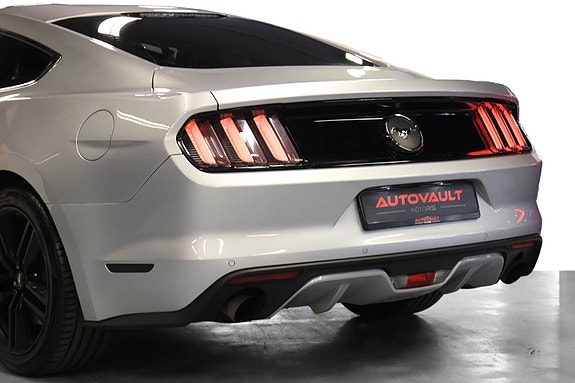 Ford Mustang 10 of 30