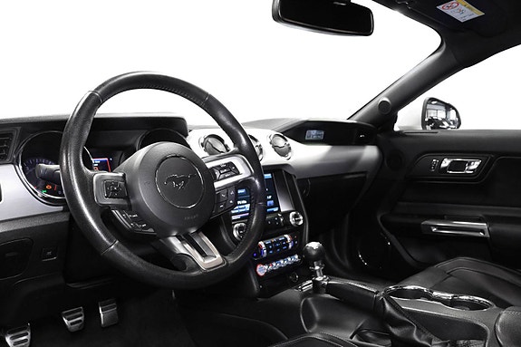 Ford Mustang 13 of 30