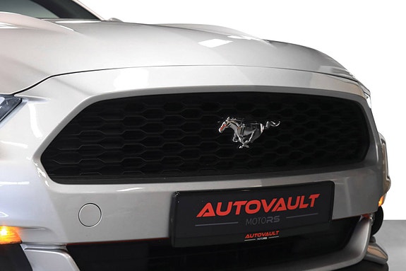 Ford Mustang 4 of 30