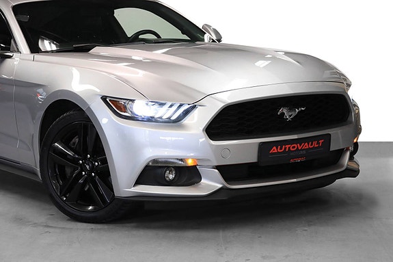 Ford Mustang 2 of 30