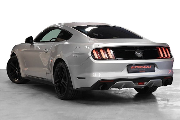 Ford Mustang 9 of 30