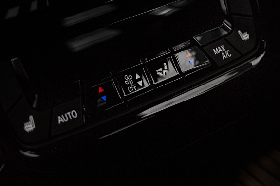 BMW iX 16 of 30