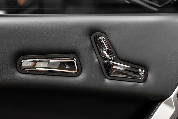BMW iX 14 of 30