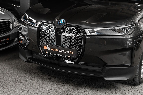 BMW iX 2 of 30