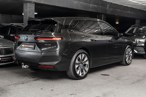 BMW iX 8 of 30
