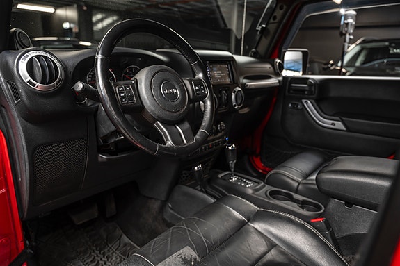 Jeep Wrangler Unlimited 16 of 30