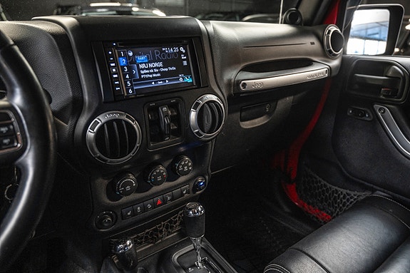 Jeep Wrangler Unlimited 21 of 30