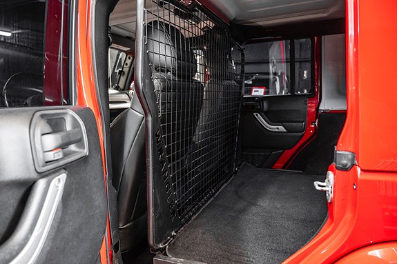Jeep Wrangler Unlimited 28 of 30