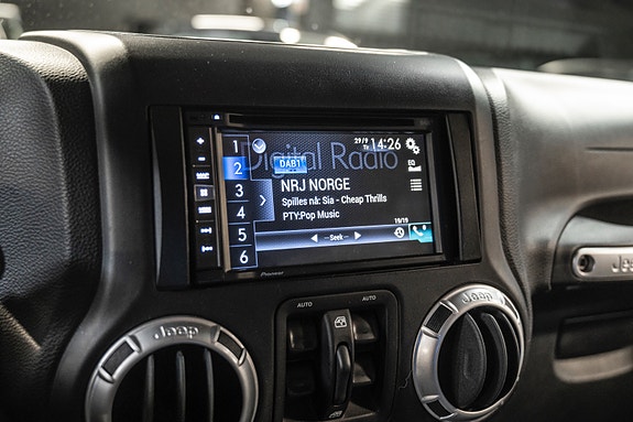 Jeep Wrangler Unlimited 25 of 30