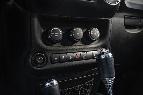 Jeep Wrangler Unlimited 24 of 30