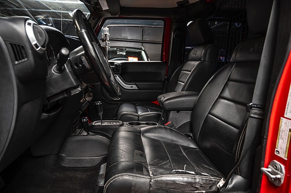 Jeep Wrangler Unlimited 17 of 30